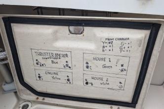 Schematic of battery layout with labeled electrical connections.