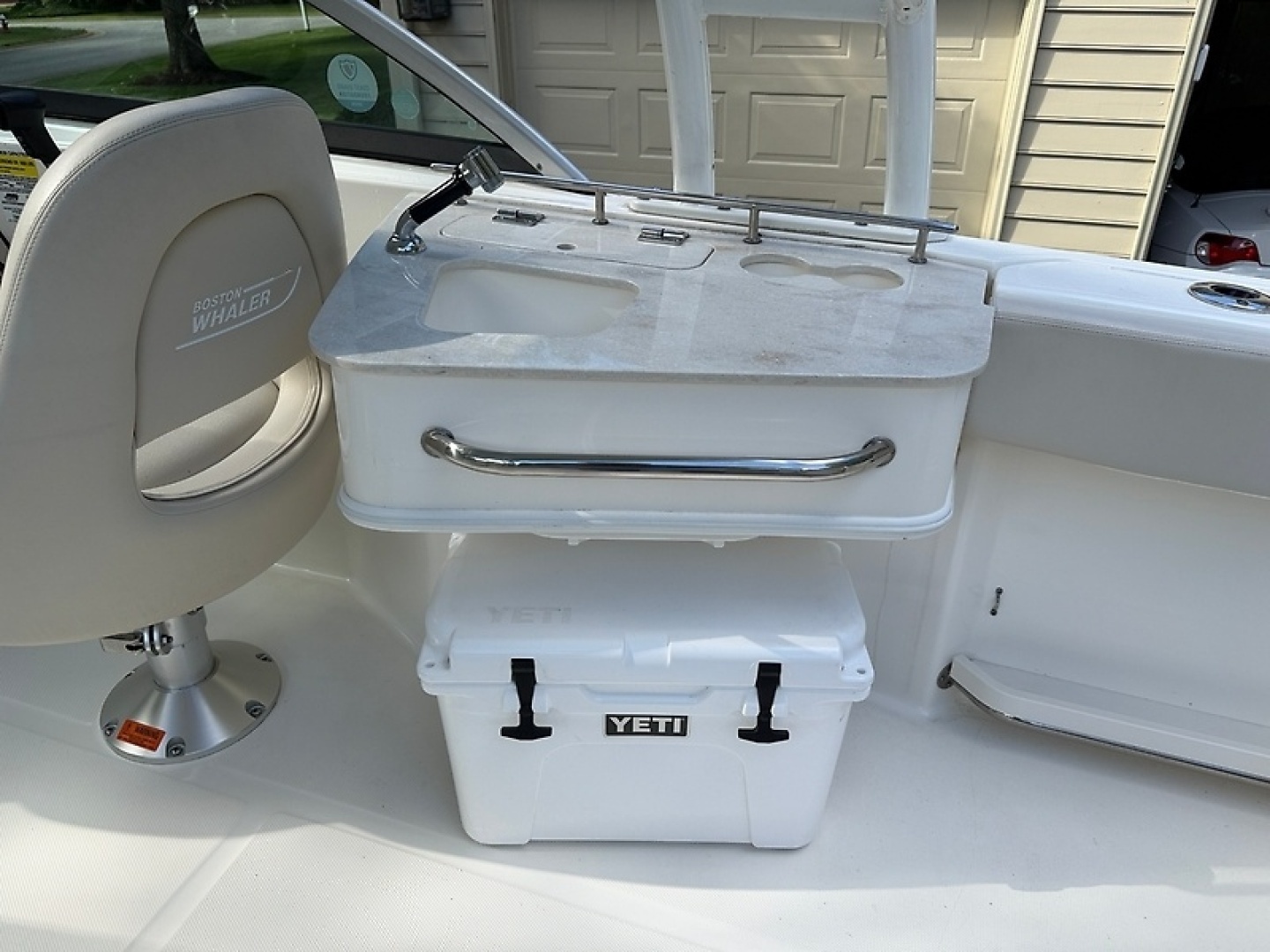 2020 Boston Whaler Vantage 230 - Image 13