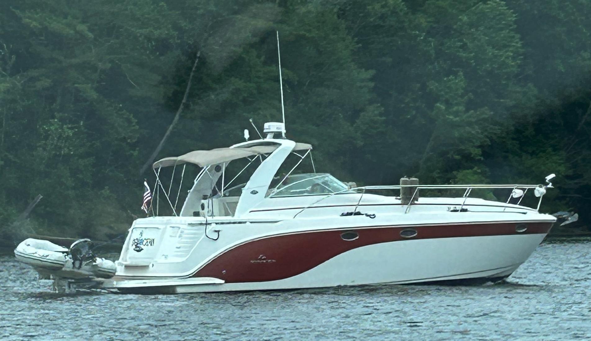 2006 Rinker 390 Express Cruiser
