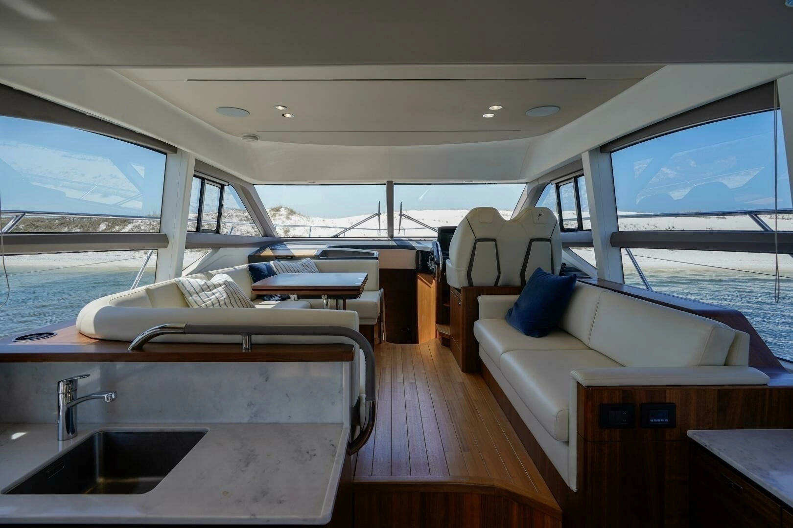 2021 Princess F50 - Image 5