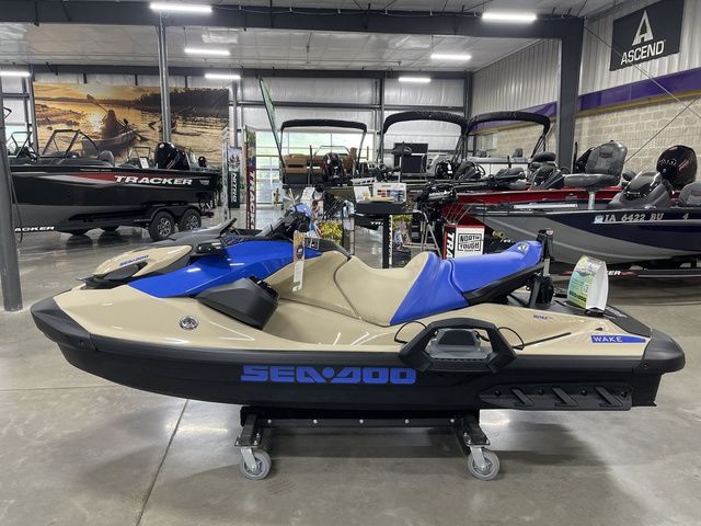 2026 Sea-Doo Wake 170 BRP Premium Audio, iDF, iBR - 4
