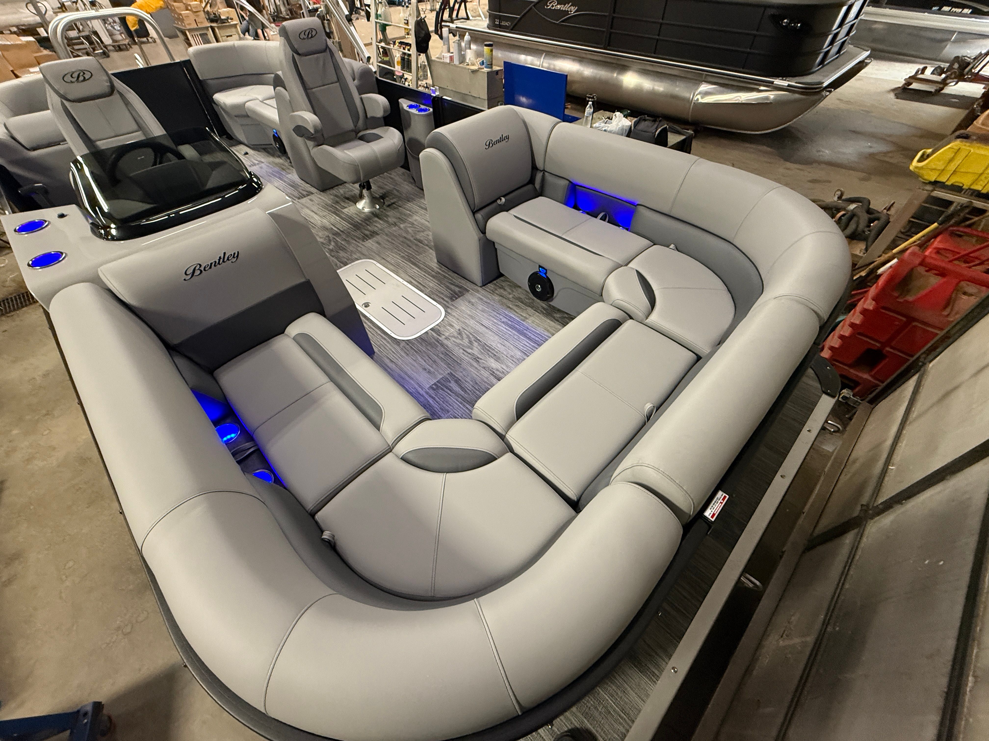 2026 Bentley Pontoons Legacy 300HP 243 Navigator Quad Lounge Tritoon - 11