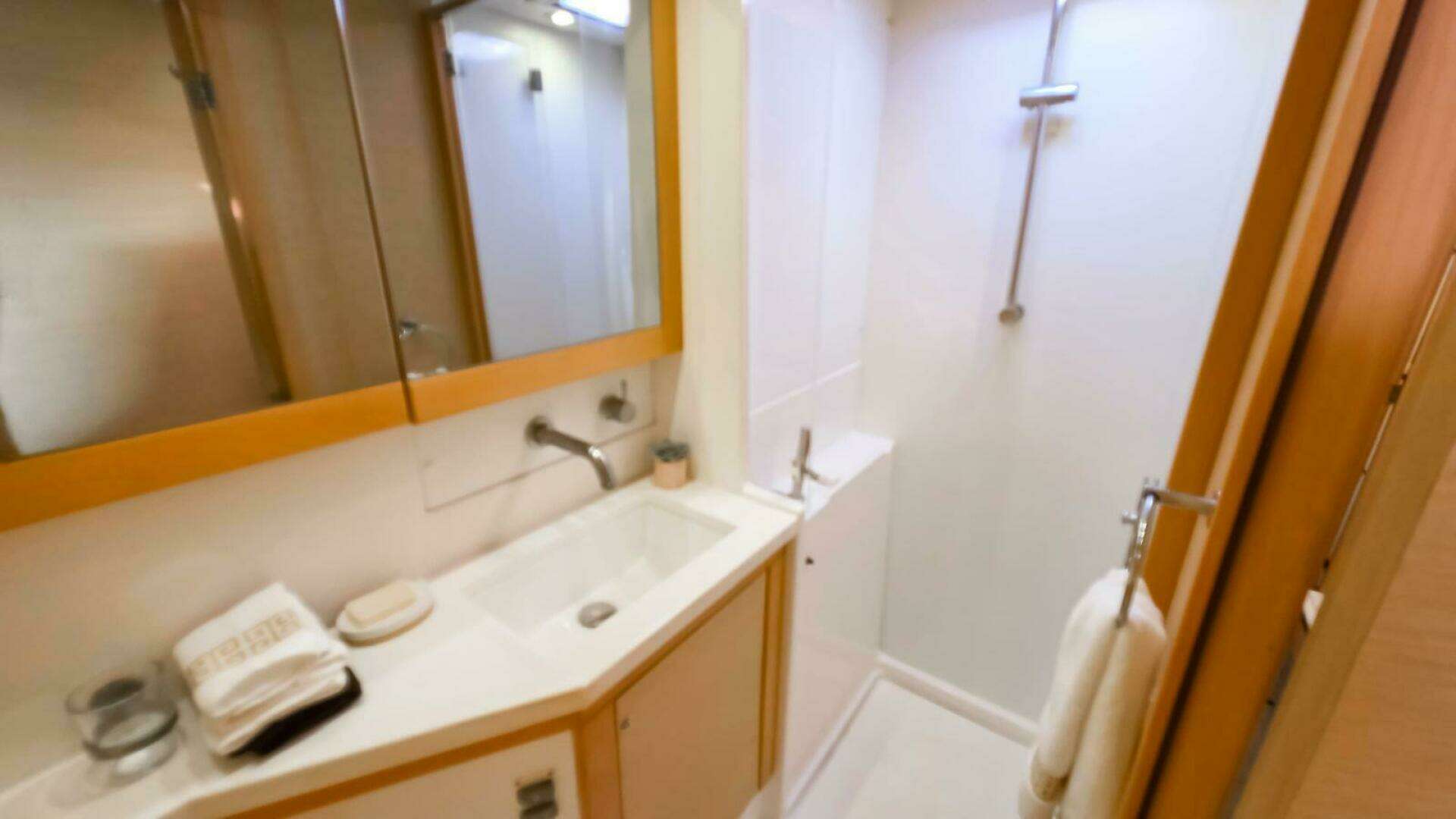 2016 Lagoon 450 - Image 19