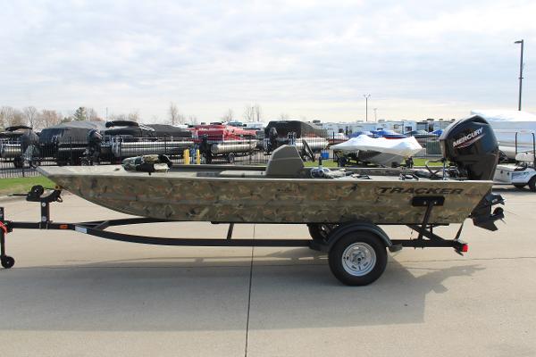 2024 Tracker Grizzly 1754 SC boat on trailer in outdoor lot.