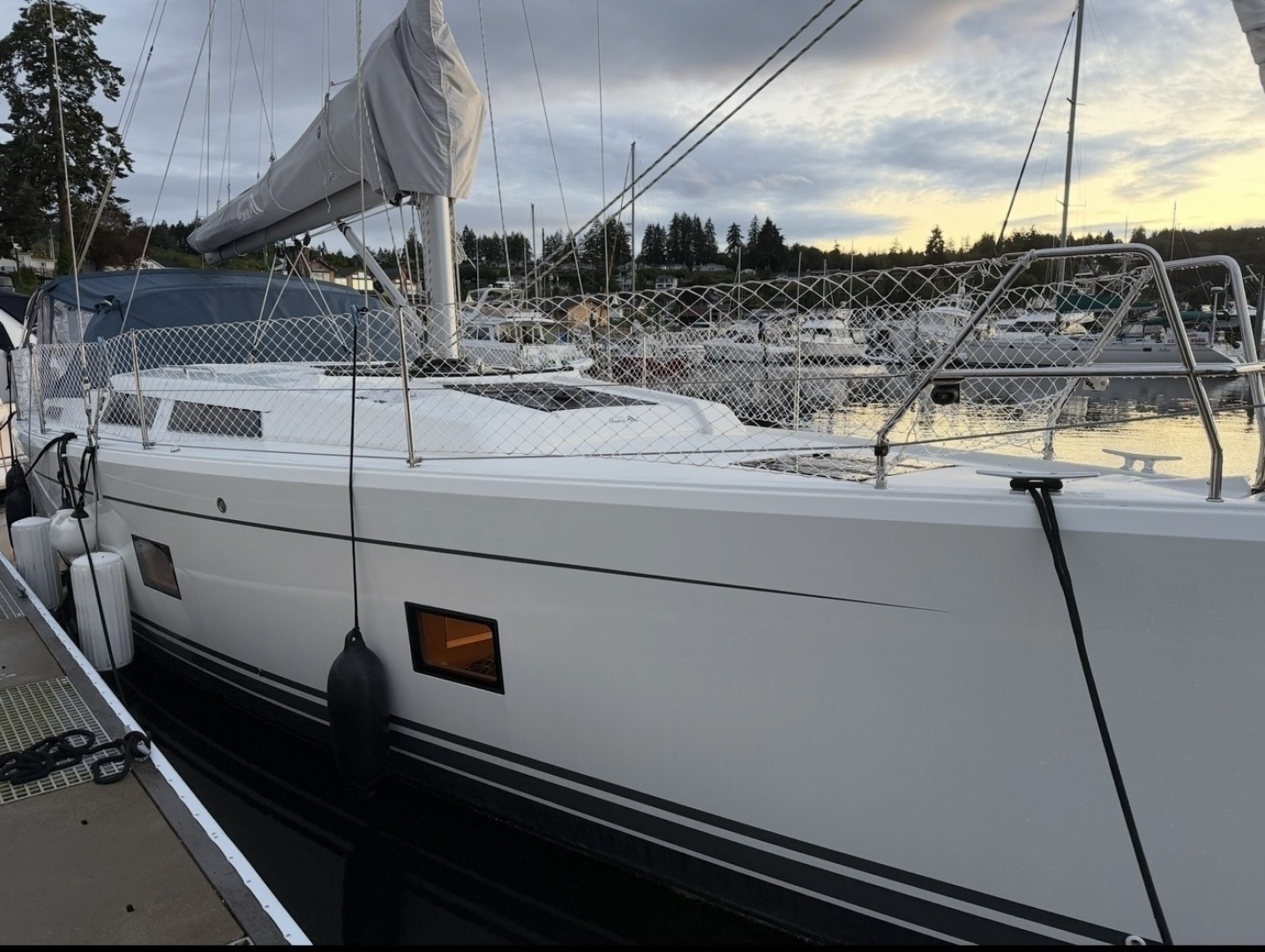 2022 Hanse 418 - Image 3