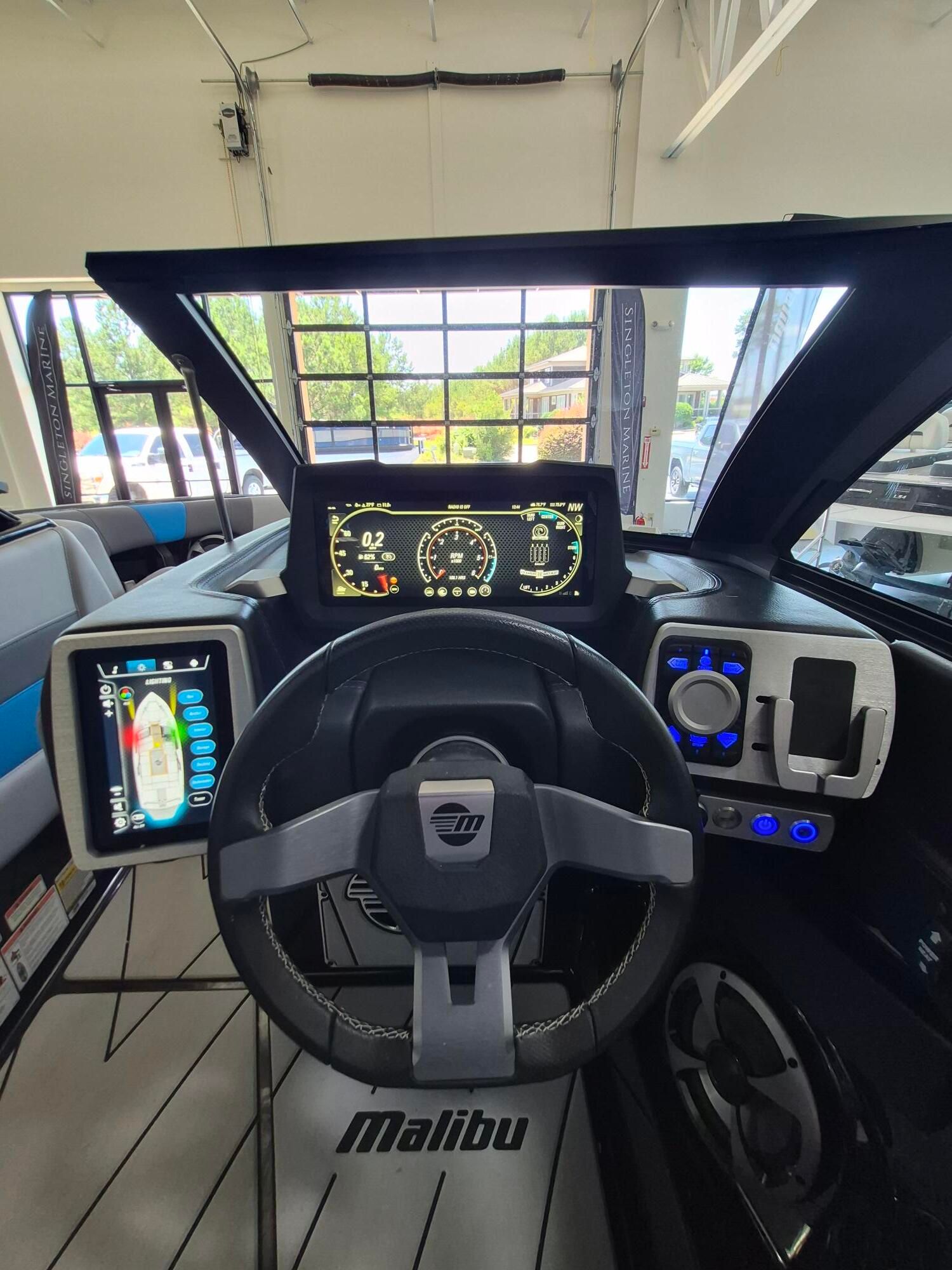 2021 MALIBU 23 LSV - Image 15