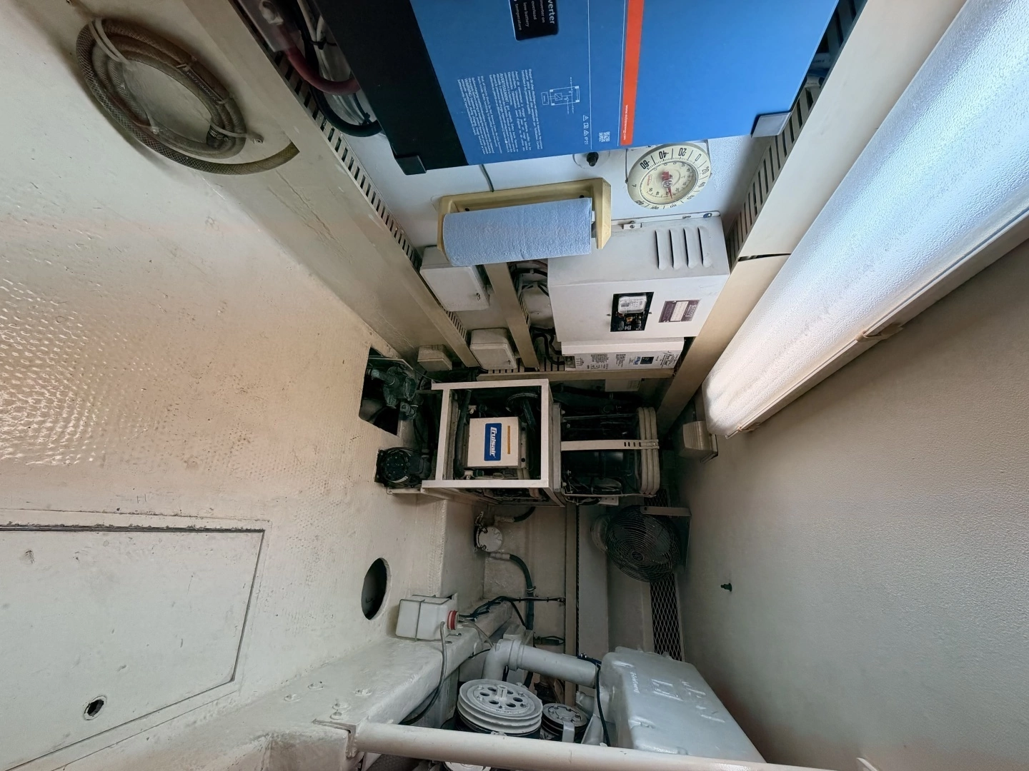 1994 Viking 50 Convertible - Image 35