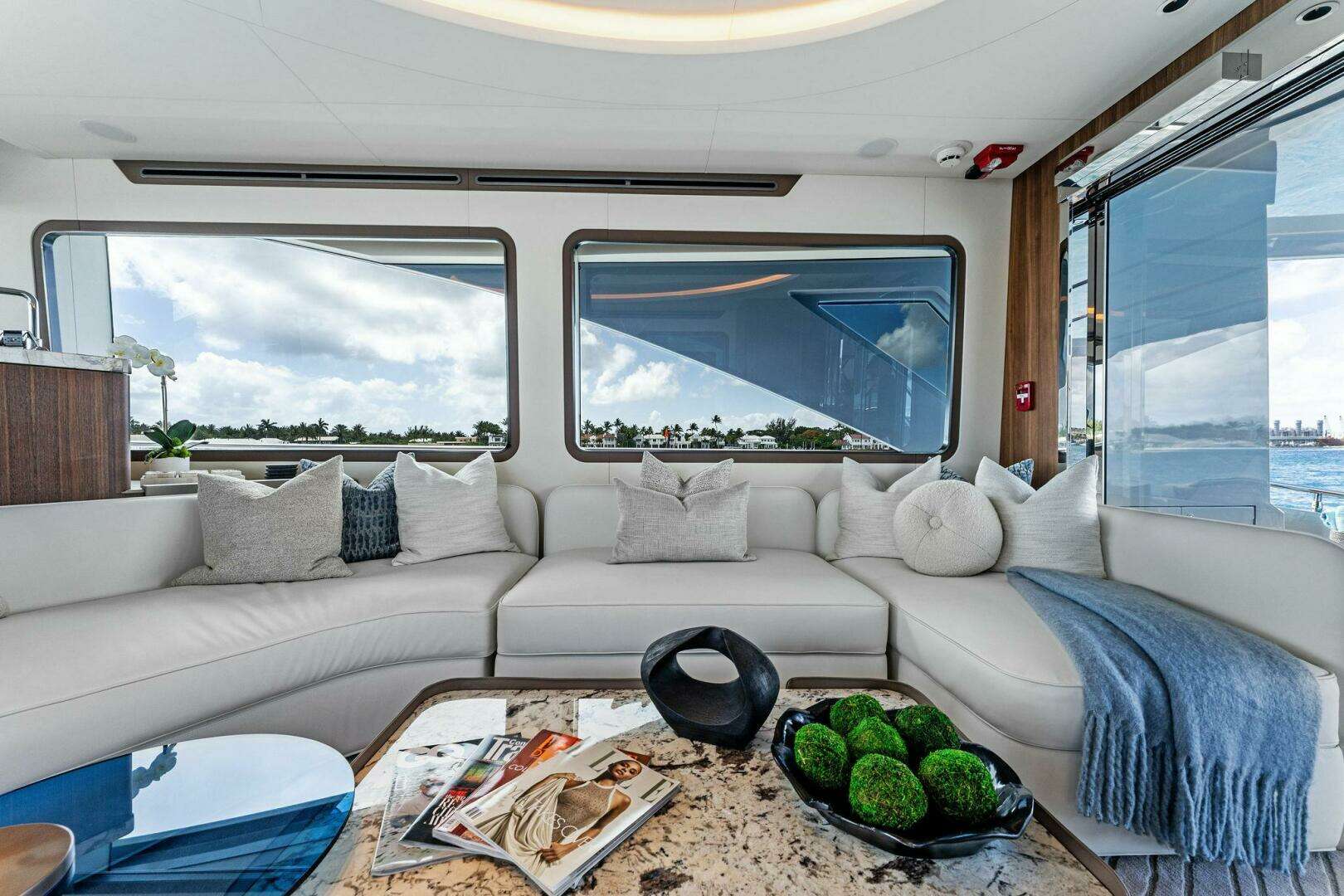 2024 Aquitalia Yachts Flybridge - Image 10