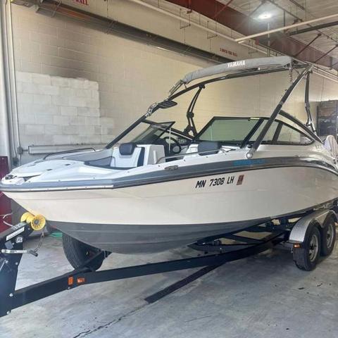 2015 Yamaha Boats 212X