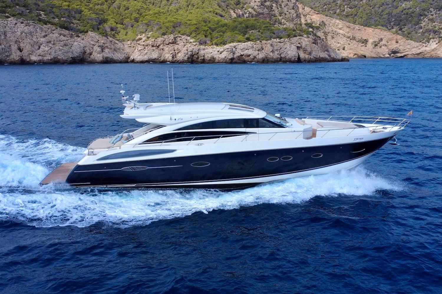 2015 Princess V72