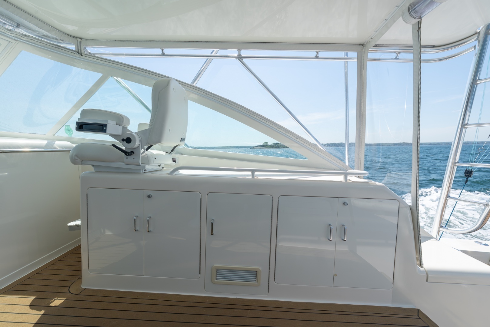 2002 Cabo 45 Express - Image 32