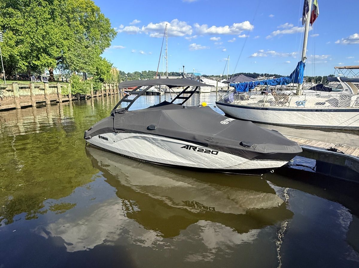 2023 Yamaha Boats AR220 - 6