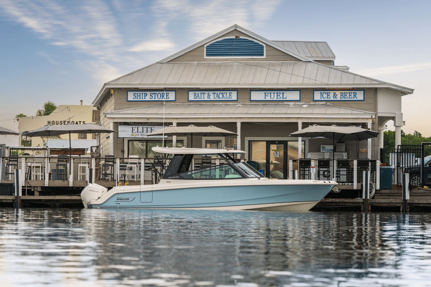 2026 Boston Whaler 330 Vantage - 4