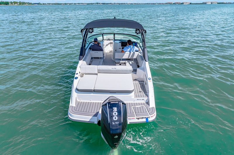 2025 Sea Ray SDX 250 Outboard - 18