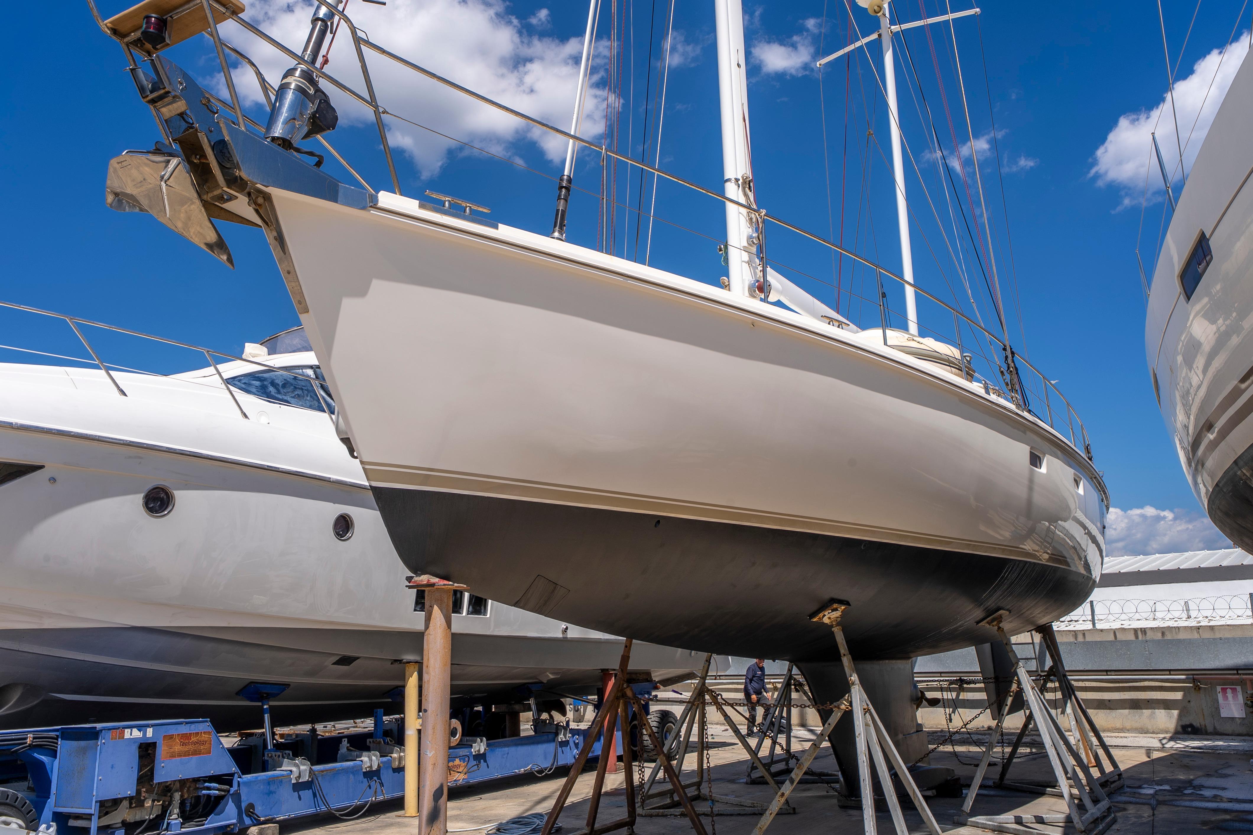 2010 Amel 54