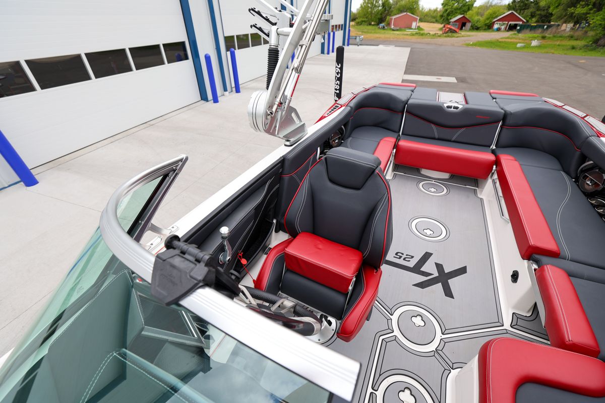 2021 MasterCraft XT25 - 42