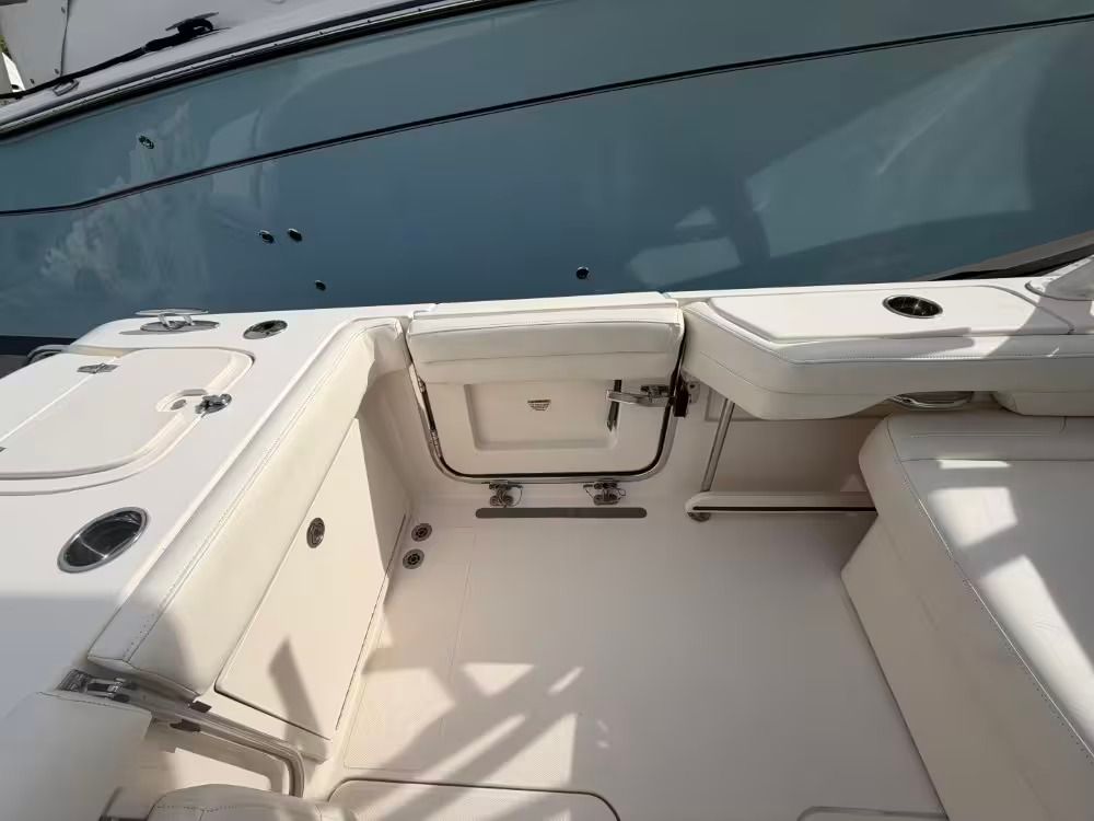 2019 Grady-White Freedom 325 - 5