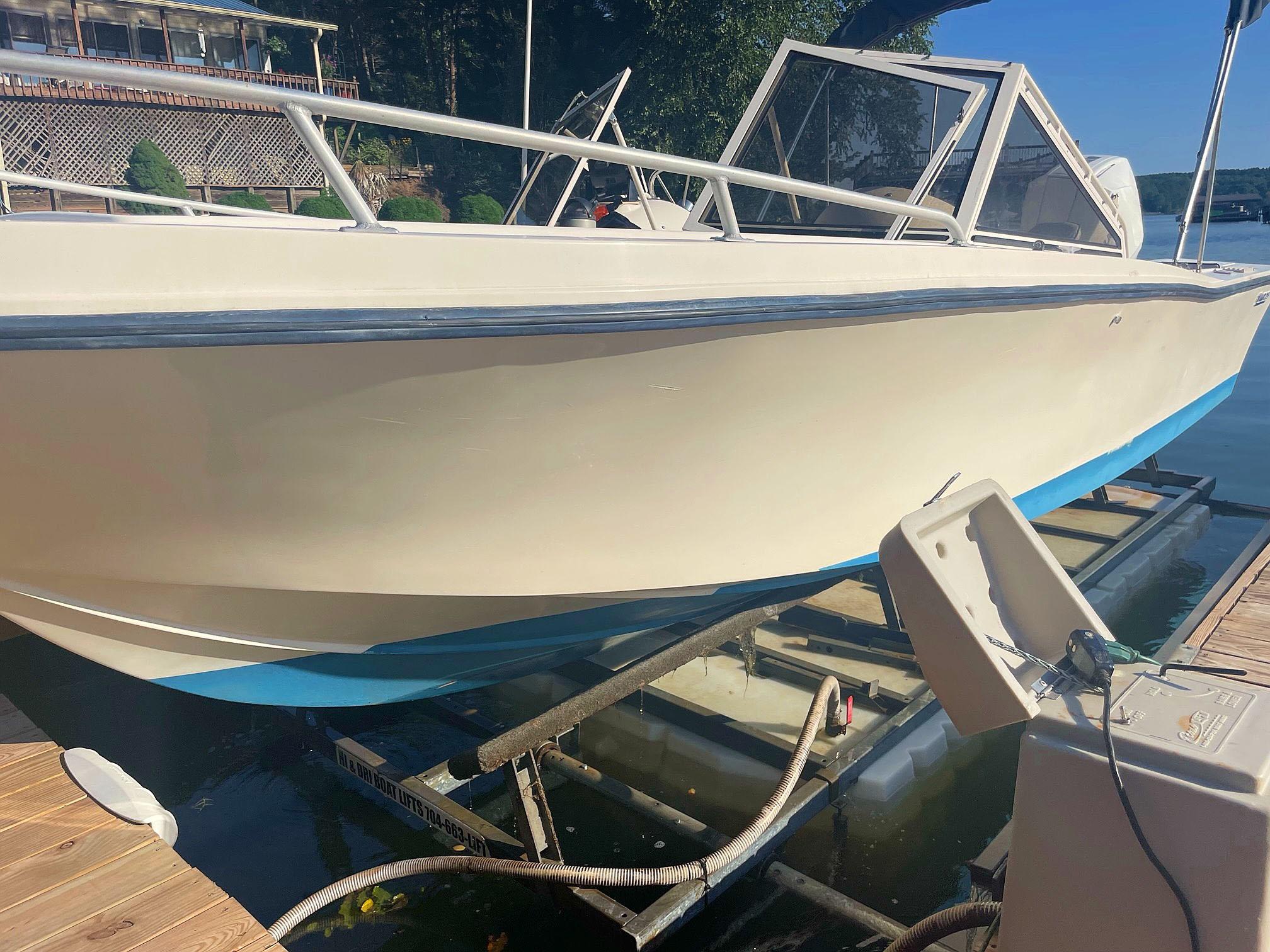 1992 Mako 215 DC