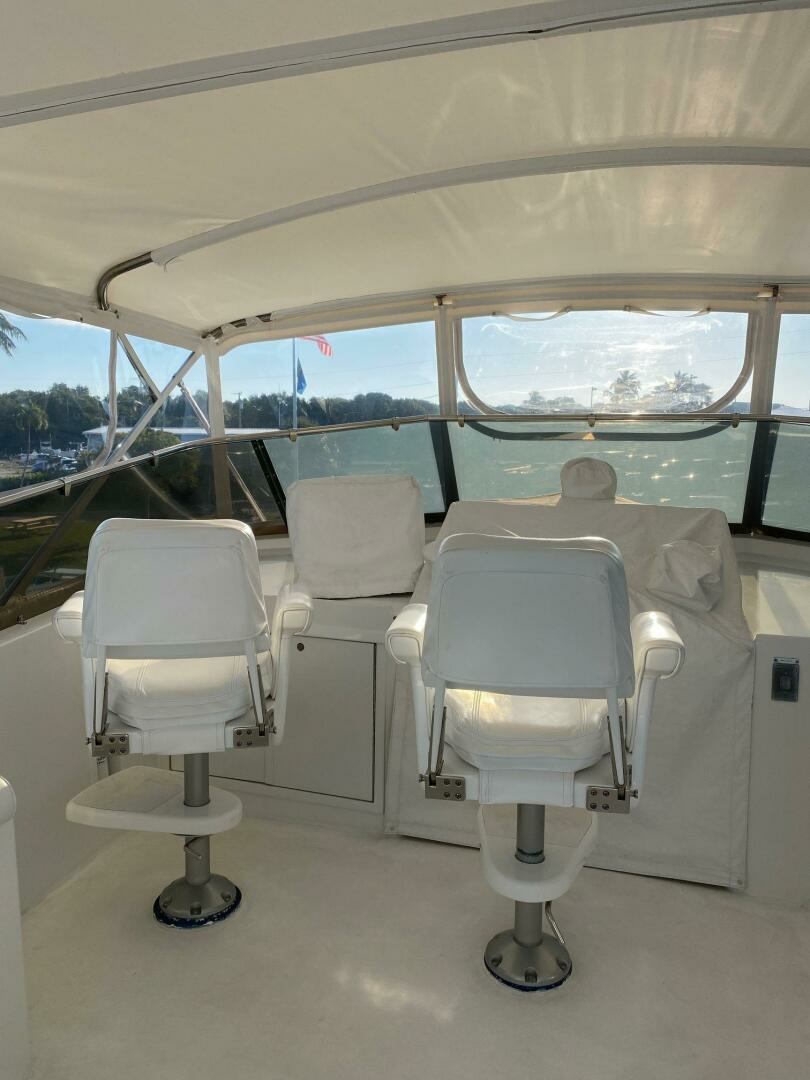 1994 Hatteras 70 Cockpit Motor Yacht - Image 18