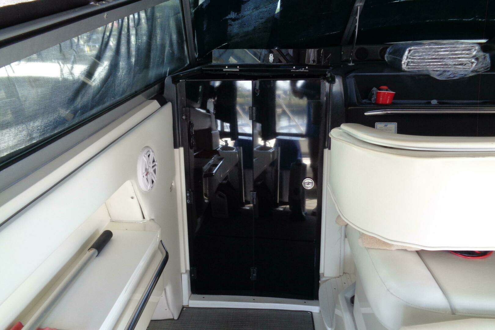 1991 Sea Ray 480 Sundancer - Image 23
