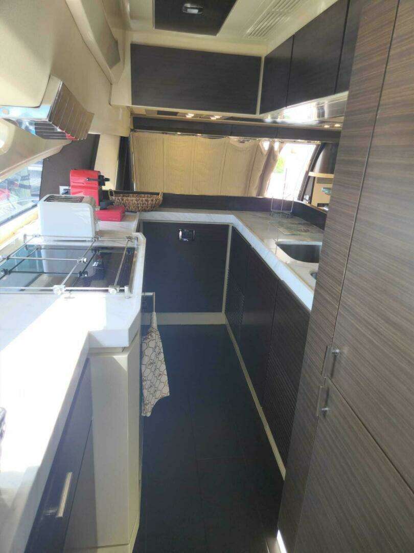 2014 Azimut Flybridge - Image 40