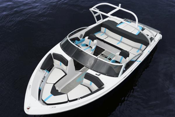 Manufacturer Provided Image: 2016 Four Winns H200RS boat with sleek design and spacious seating on water.