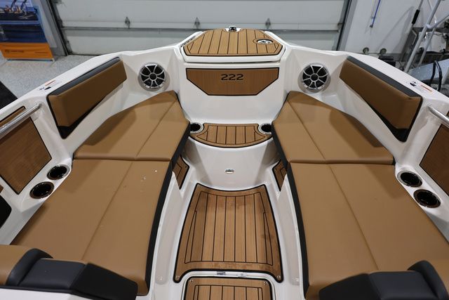2026 Yamaha Boats 222 SE BOTH COLORS AVAILABLE - 21