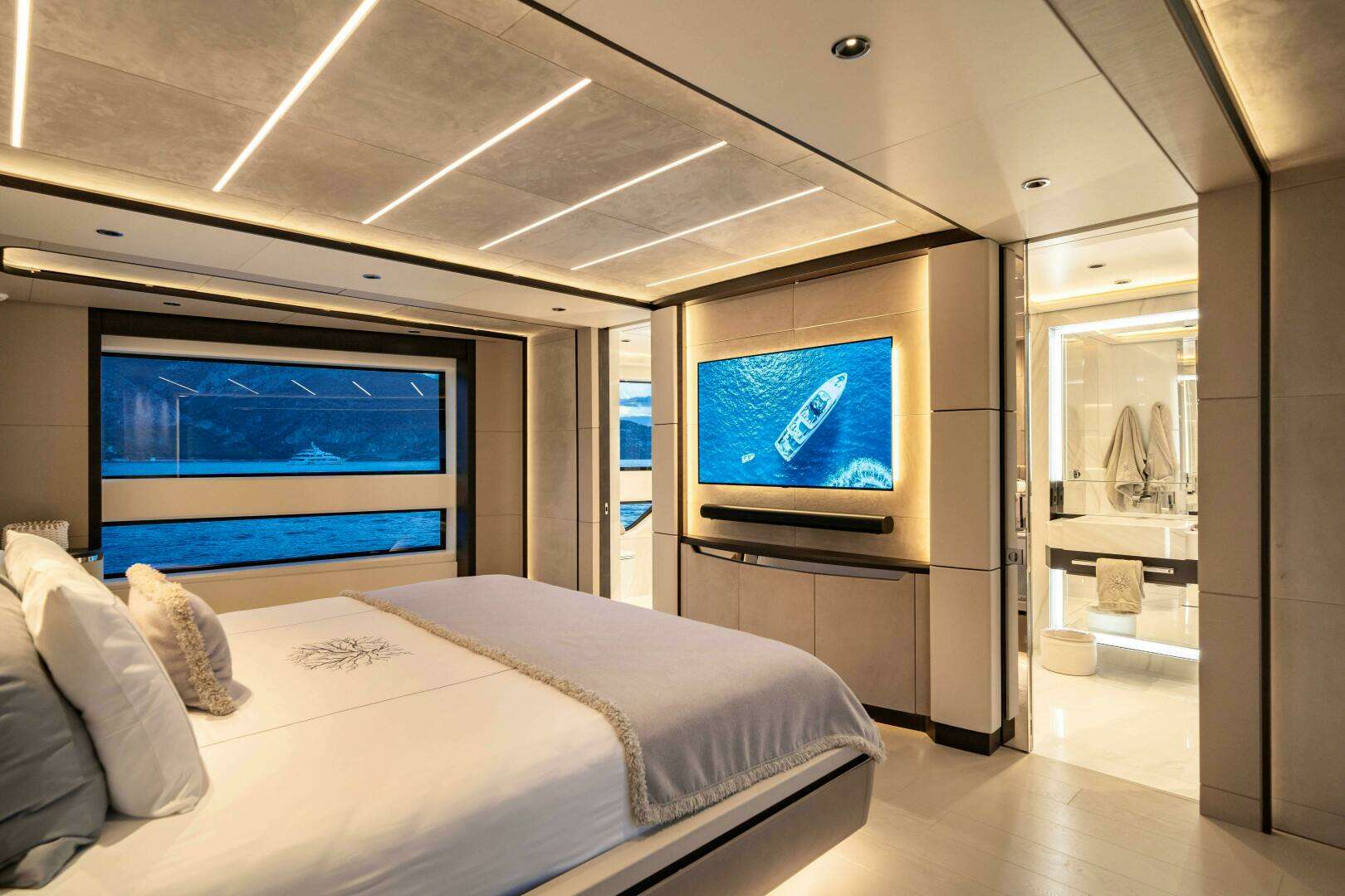 2028 Ocean King DUCALE 120 - Image 32