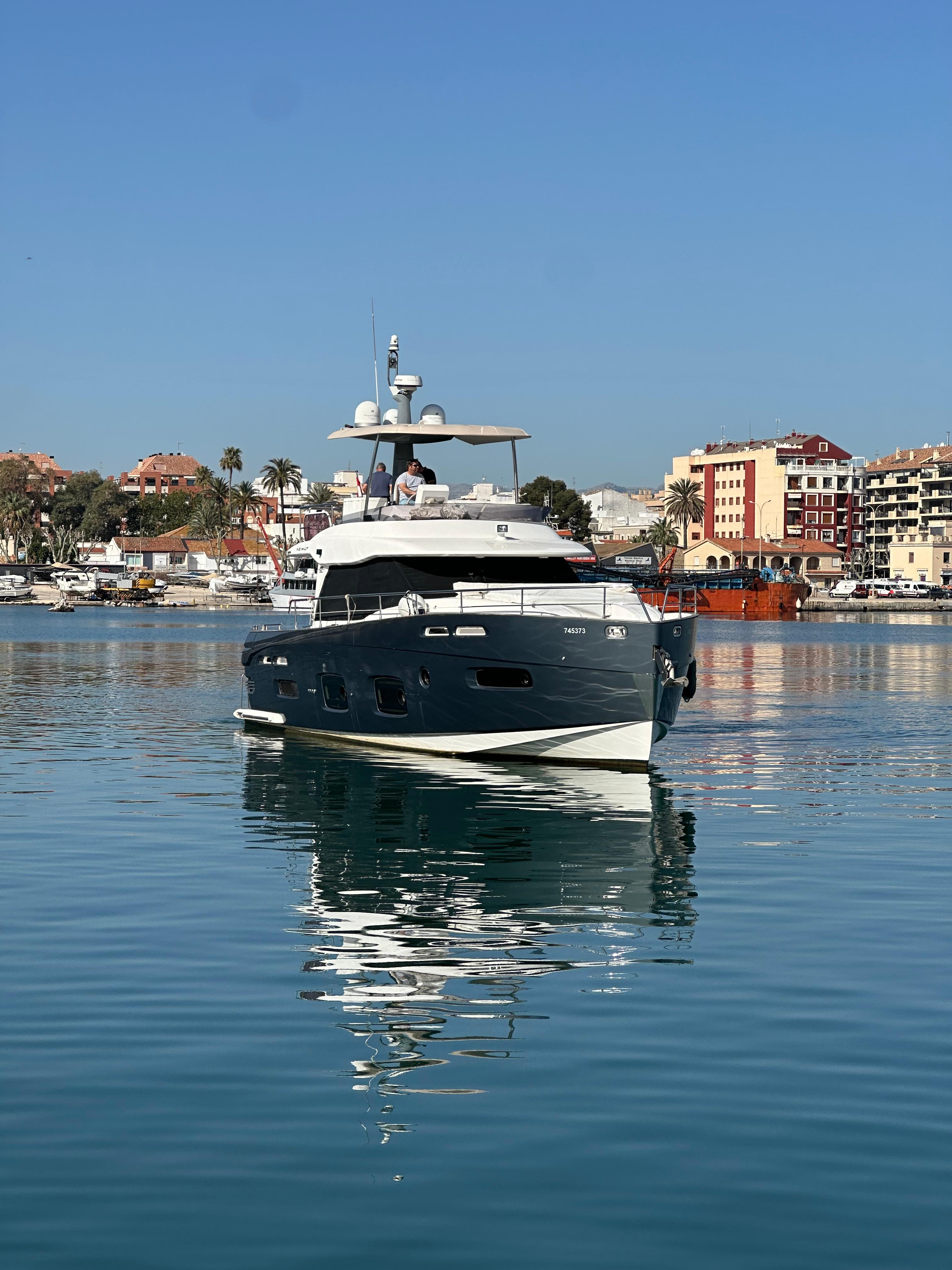2014 Azimut Magellano 50