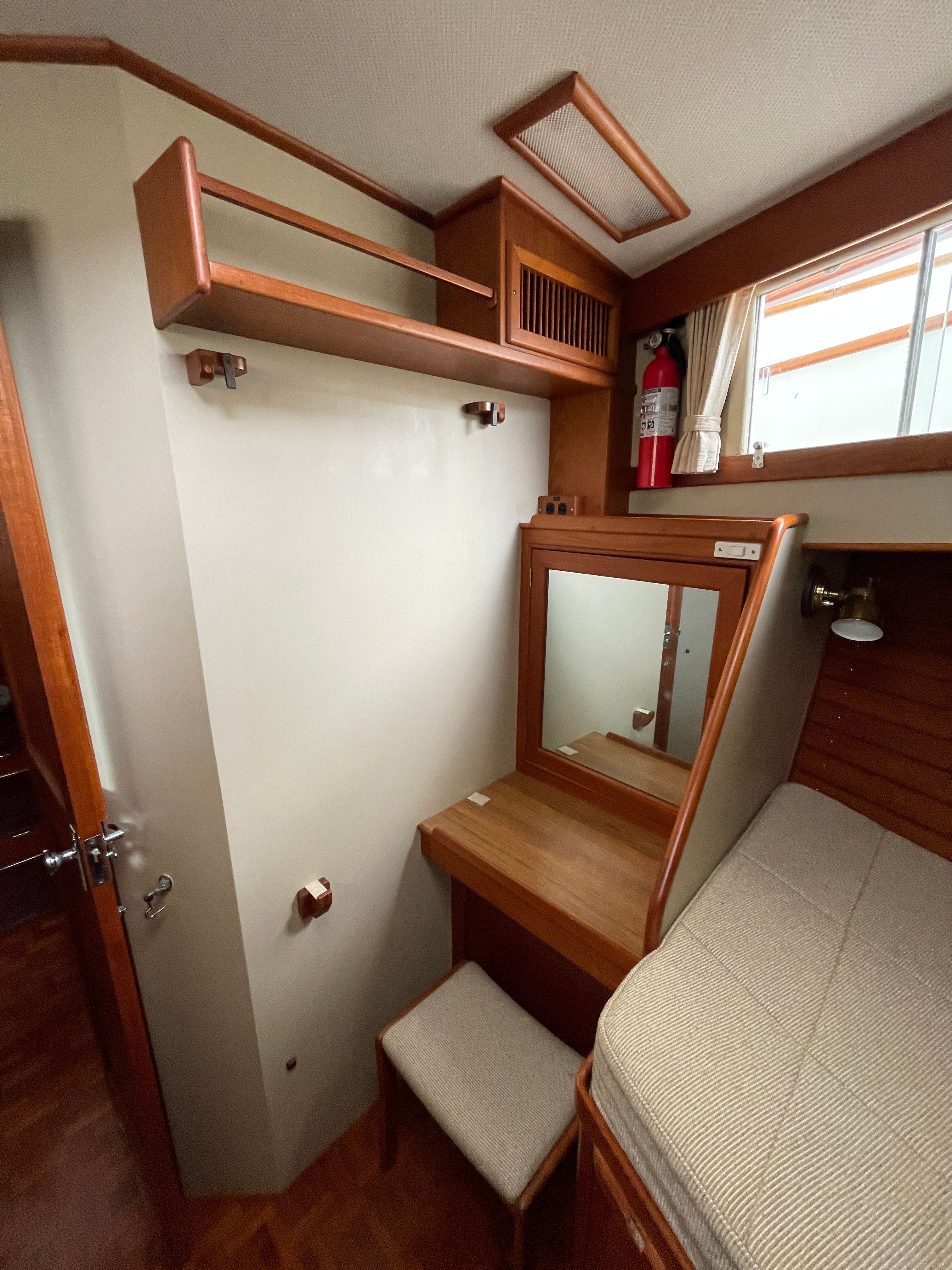 1985 Grand Banks 42 Motor Yacht - 40