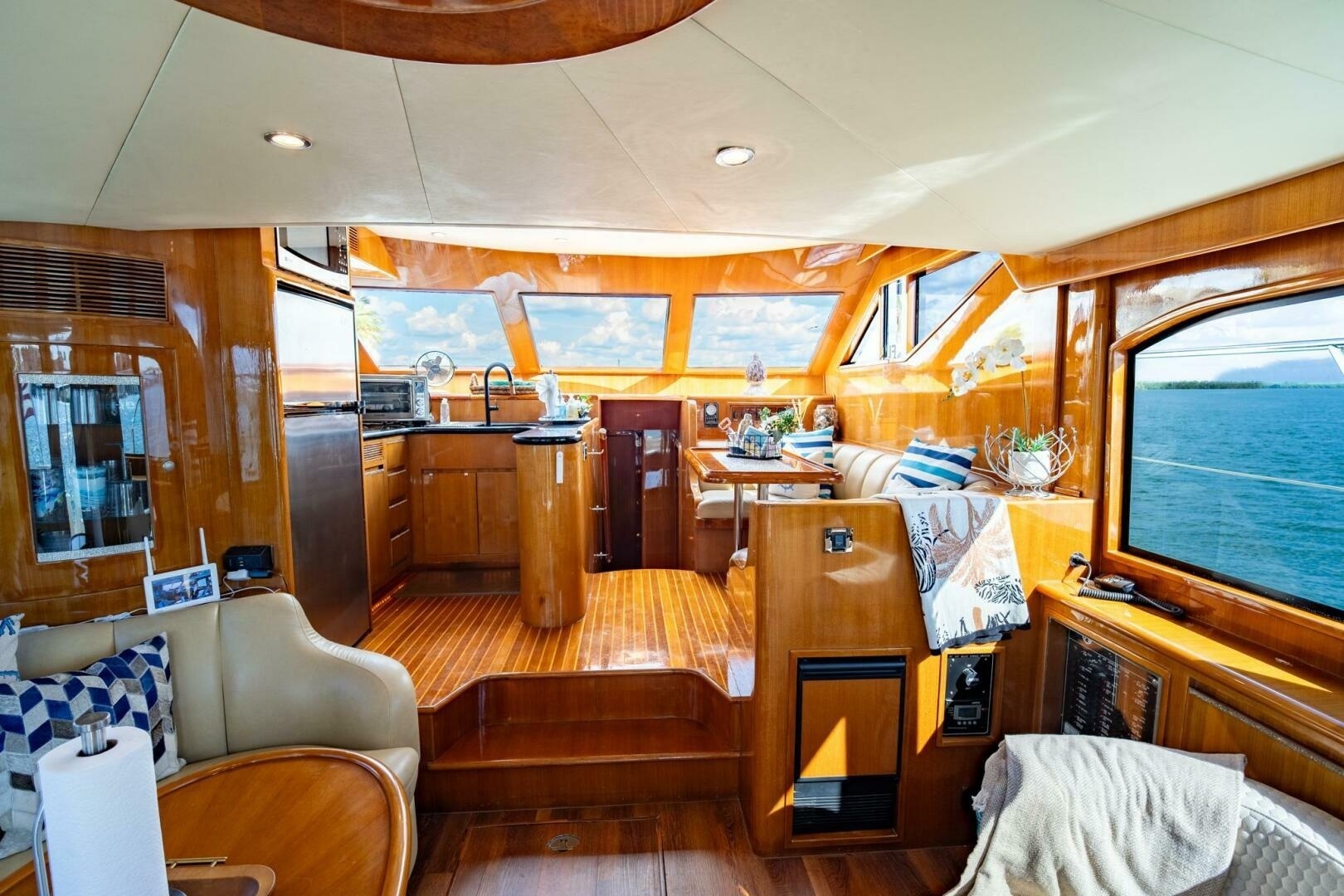 2007 Ocean Alexander 52 Sedan - Image 18
