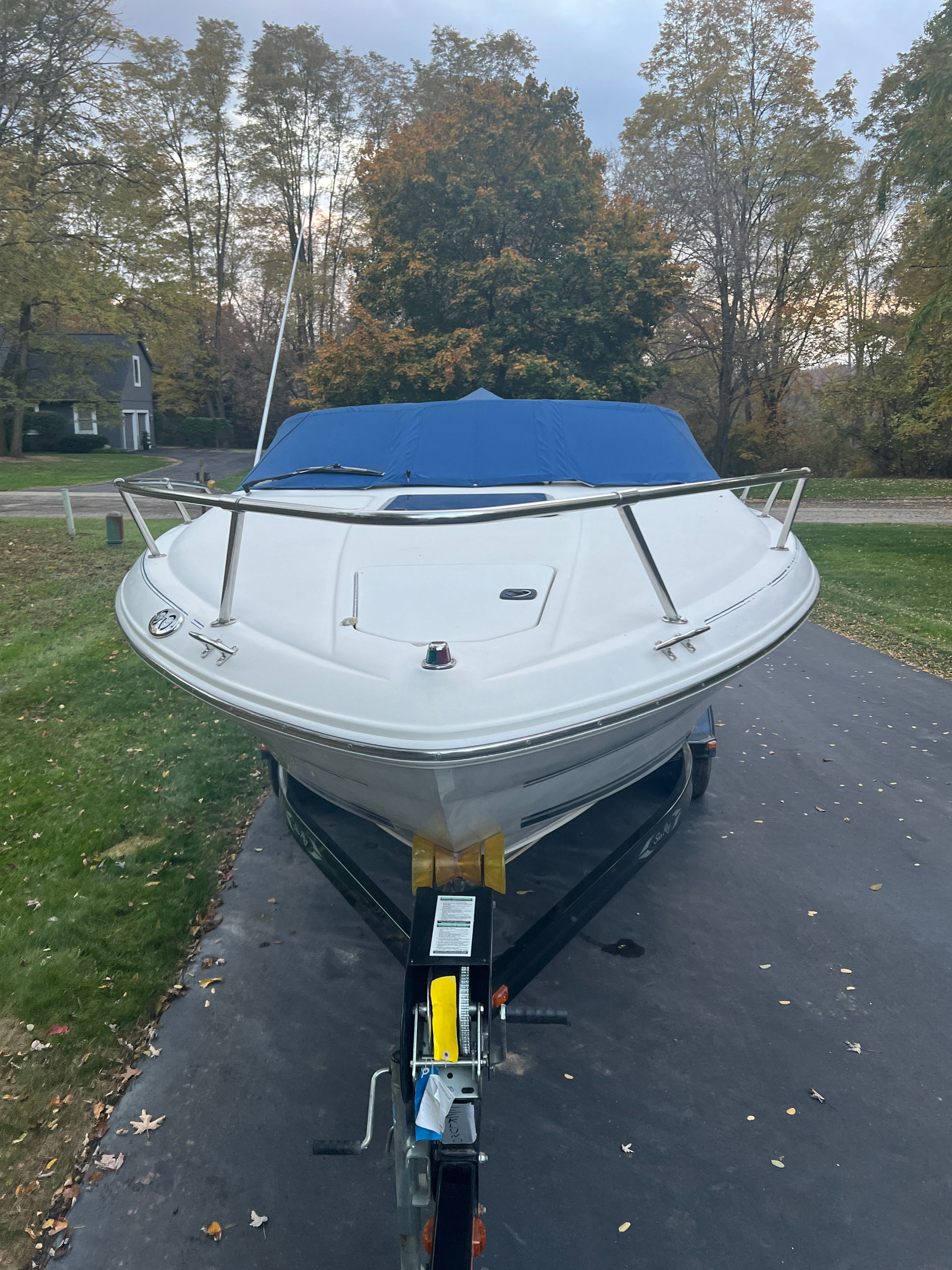 1999 Sea Ray 230 Overnighter - 11