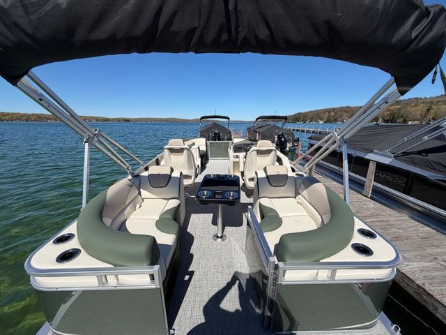 2026 Tahoe 2185 LTZ Quad Lounger - 30