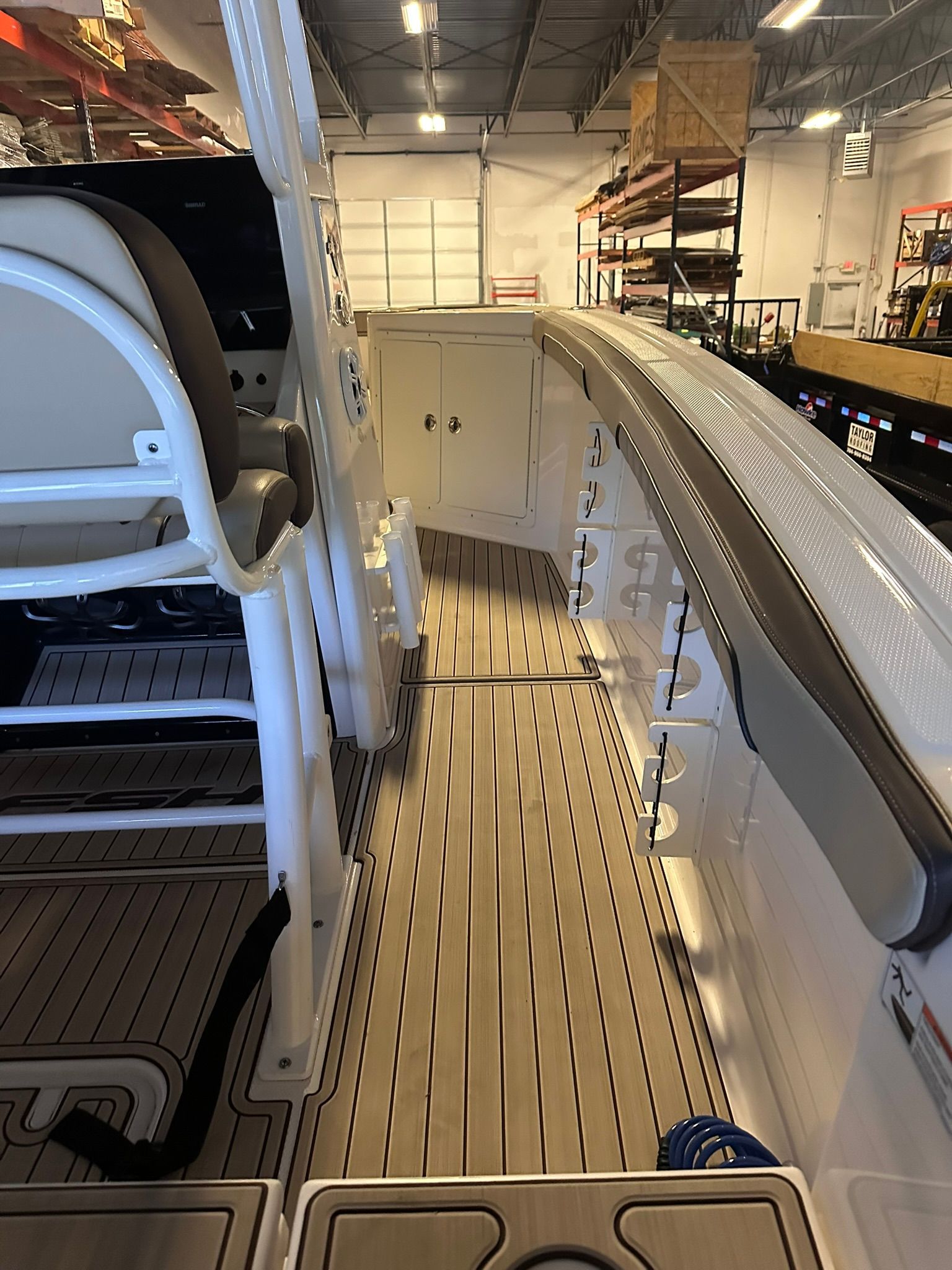 2021 Yamaha Boats 255 FSH Sport E - 23