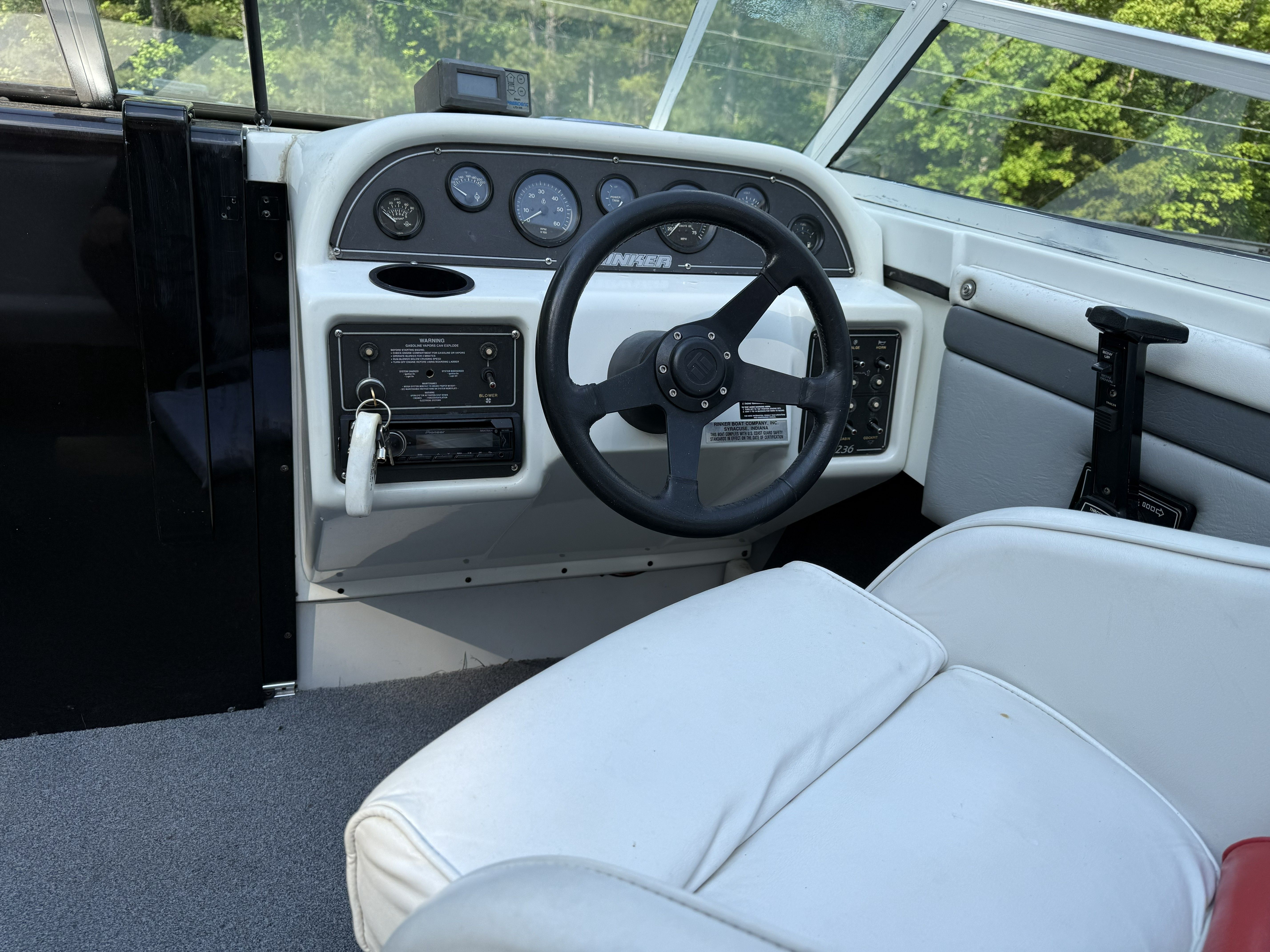1990 Rinker 236 Sport Cuddy - 13