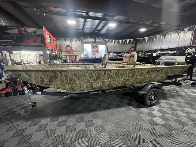 2026 Lund Predator 1870 Tiller