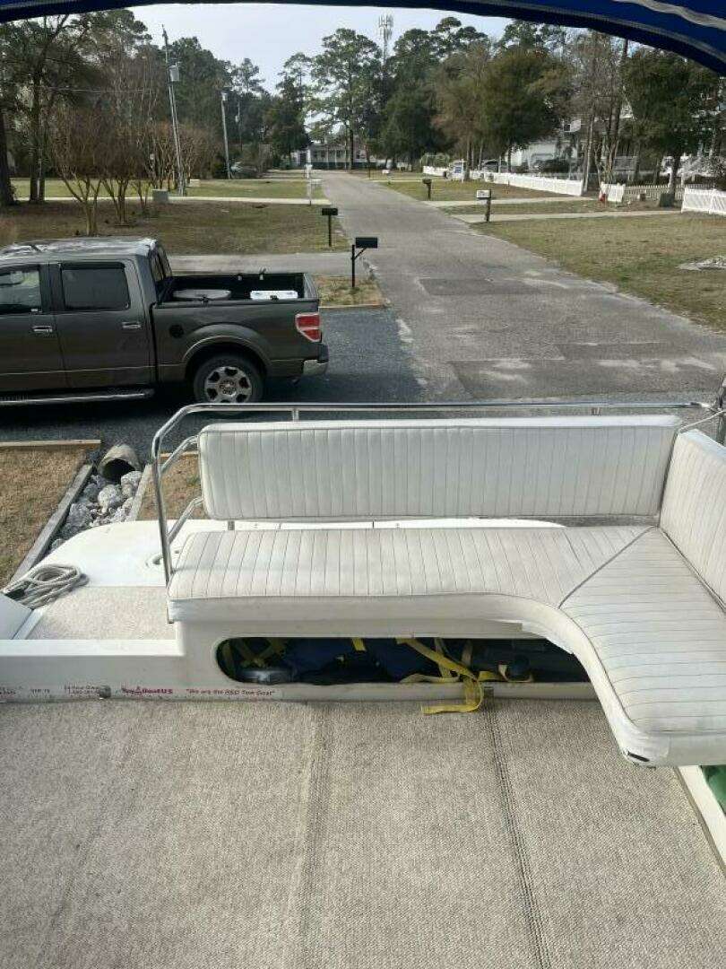 1989 Carver 2557 Montego - Image 16