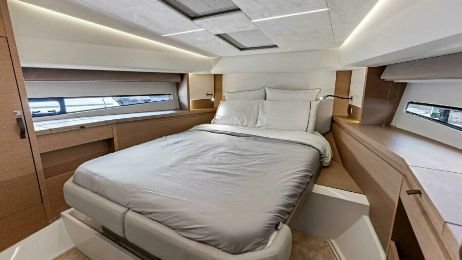2025 Prestige 460 - Image 33