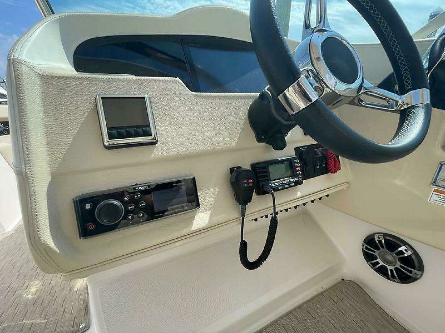 2018 Regal 33 OBX - Image 18