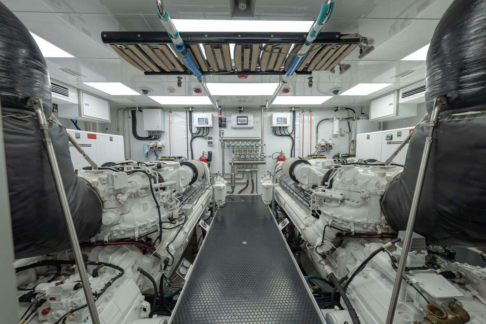 2018 Westport Raised Pilothouse - Image 58