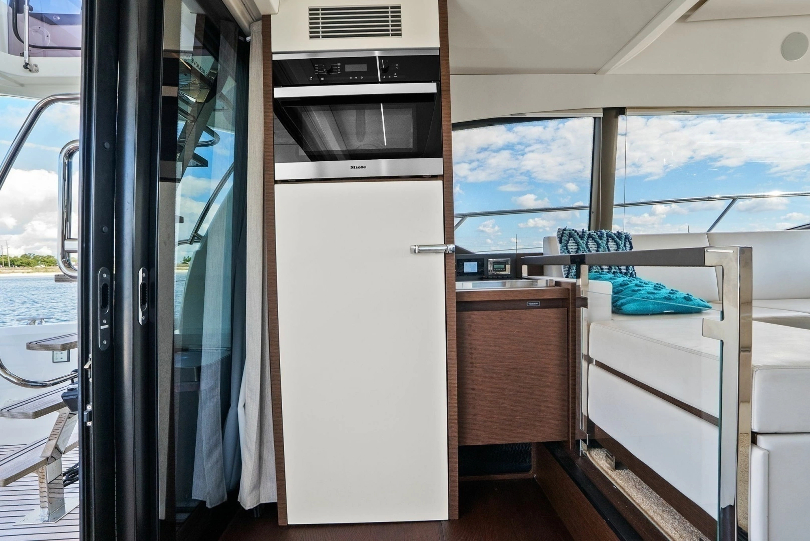 2020 Prestige 460 Flybridge - Image 36