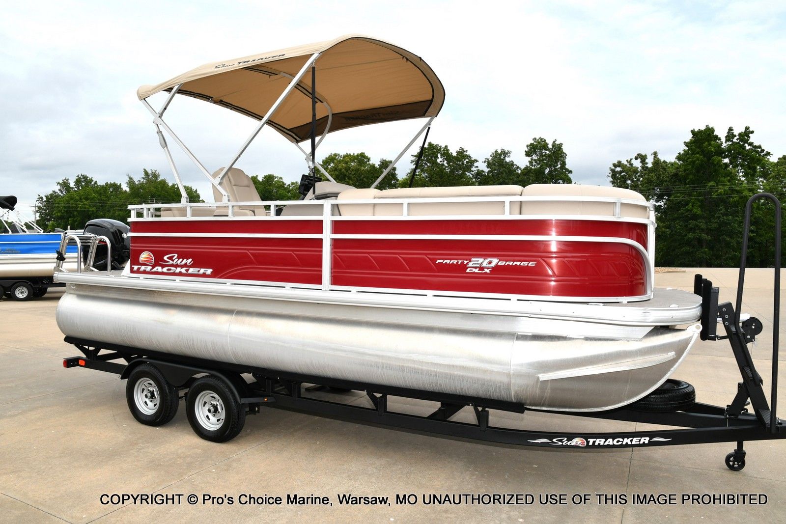 2024 Sun Tracker Party Barge 20 DLX