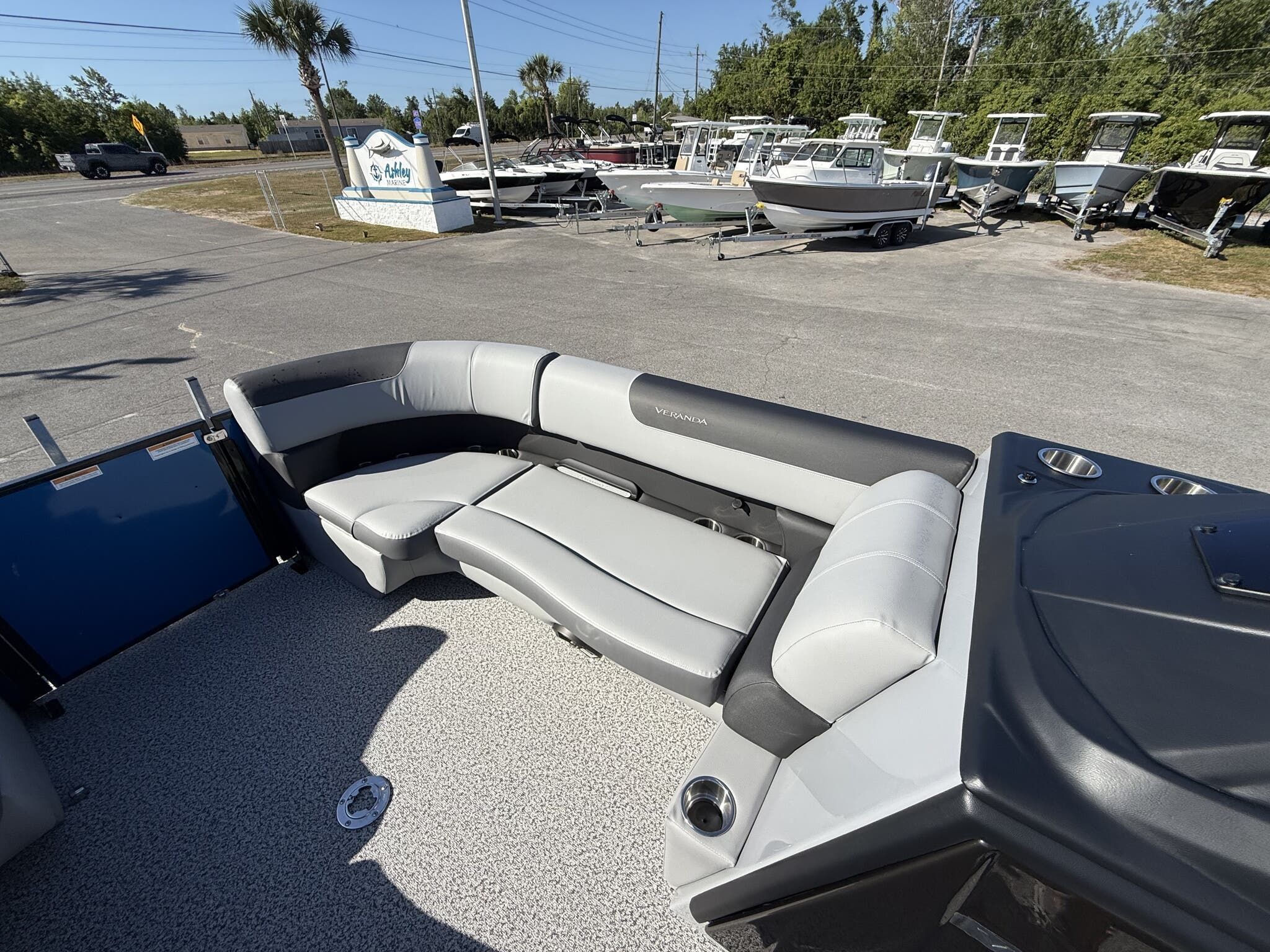 2026 Veranda Relax Series 22RC Tri-toon-200HP - 10