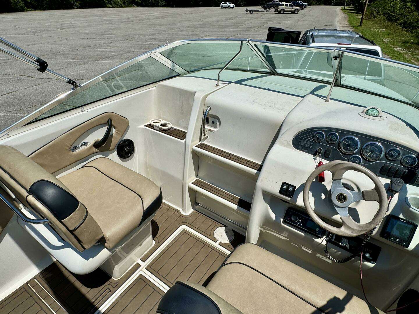 1999 Sea Ray 215 Express Cruiser - Image 33