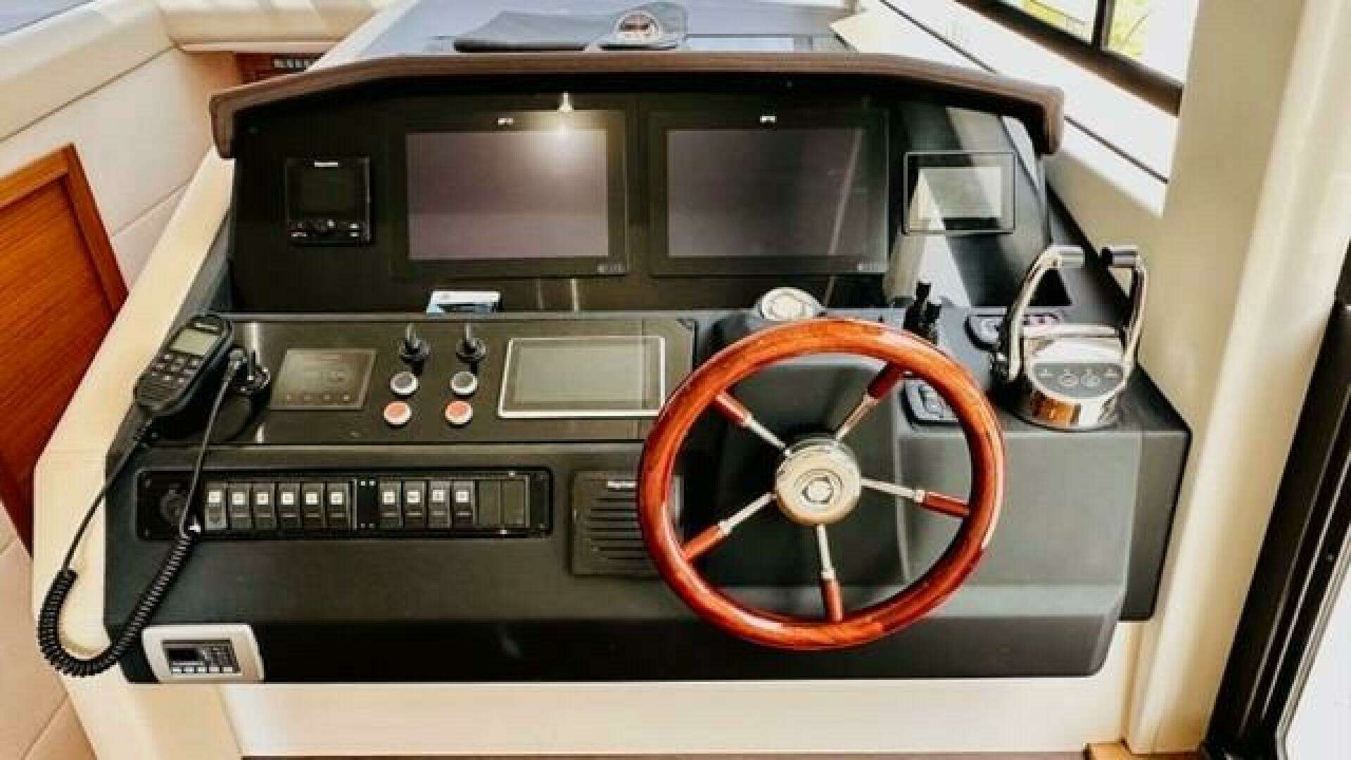 2022 Greenline 48 Diesel Flybridge with Hardtop - Image 9