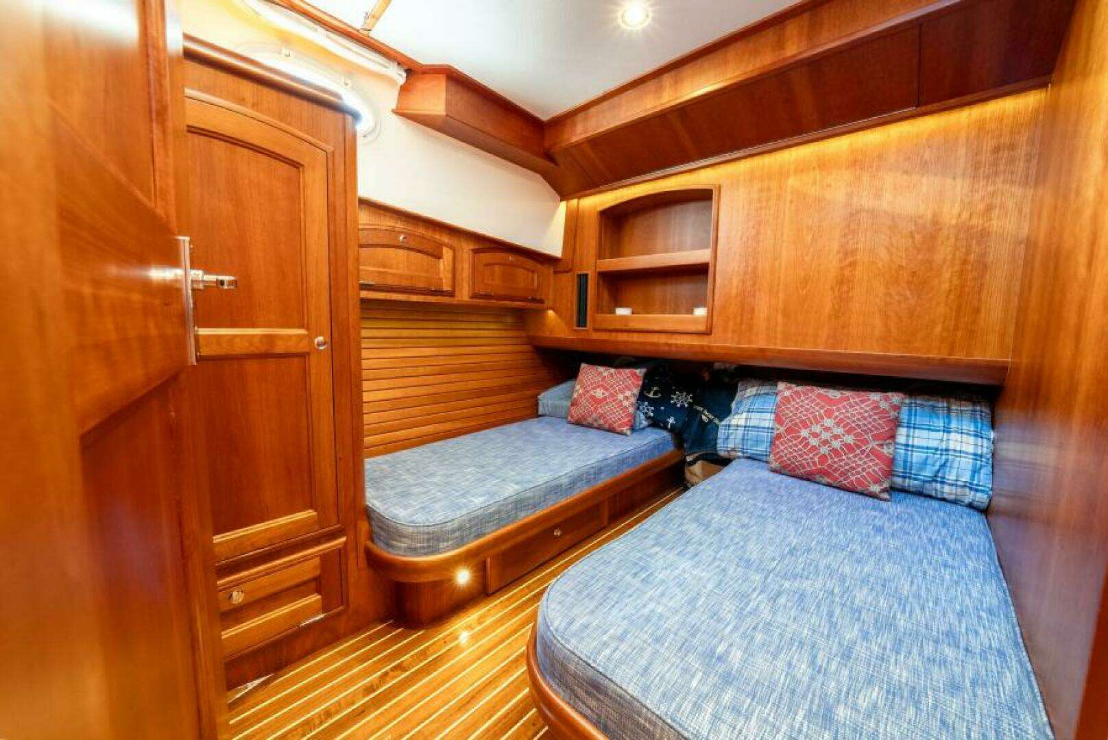2012 Hinckley Talaria 48 - Image 27