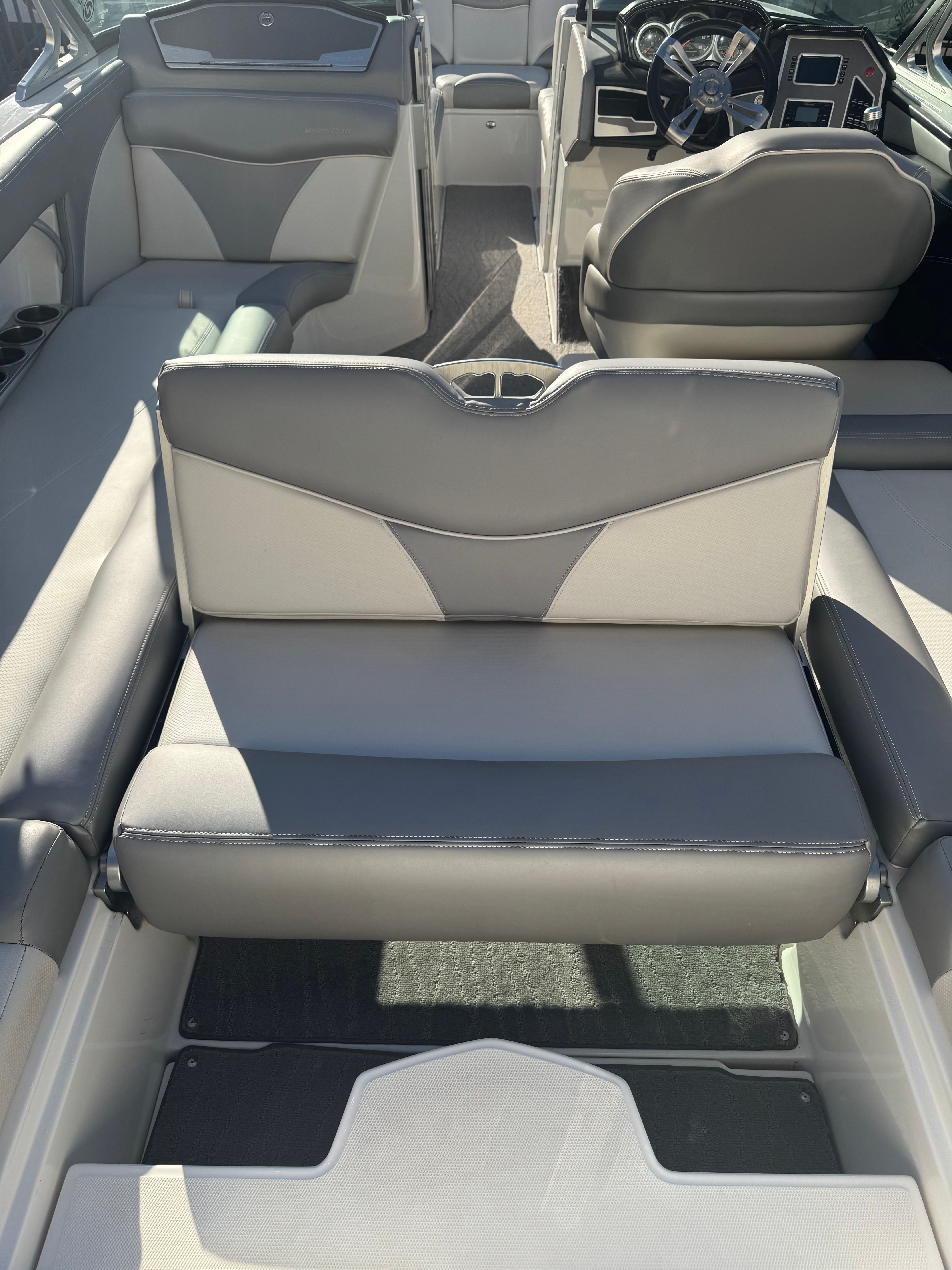 2018 MasterCraft X46 - 20