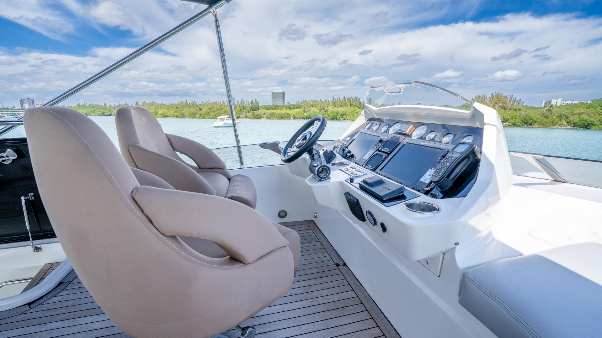 2014 Sunseeker 68' Sport Yacht - Image 70