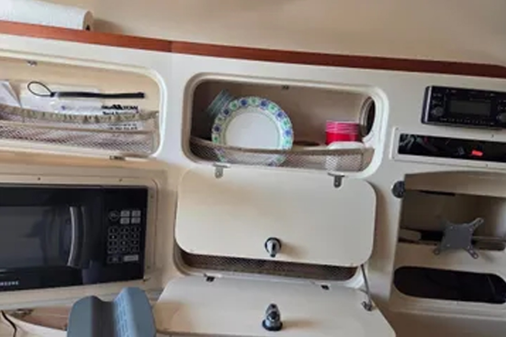 2004 Grady-White Express 330 - Image 52