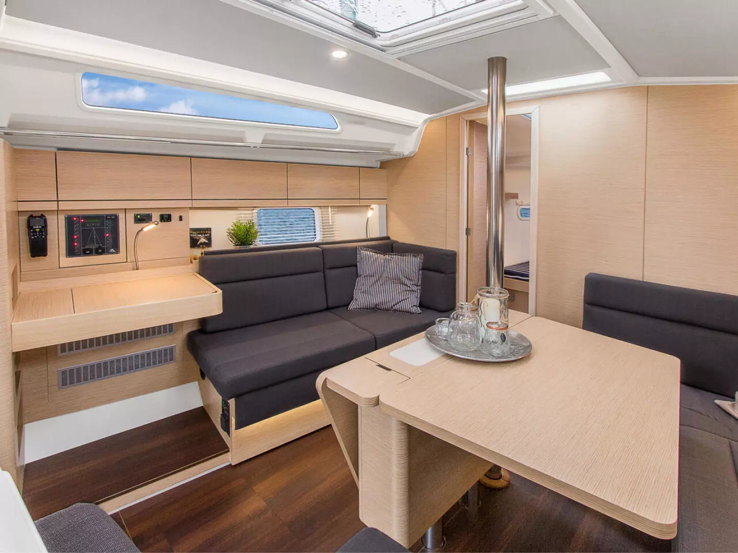 2025 Hanse 388 - Image 10